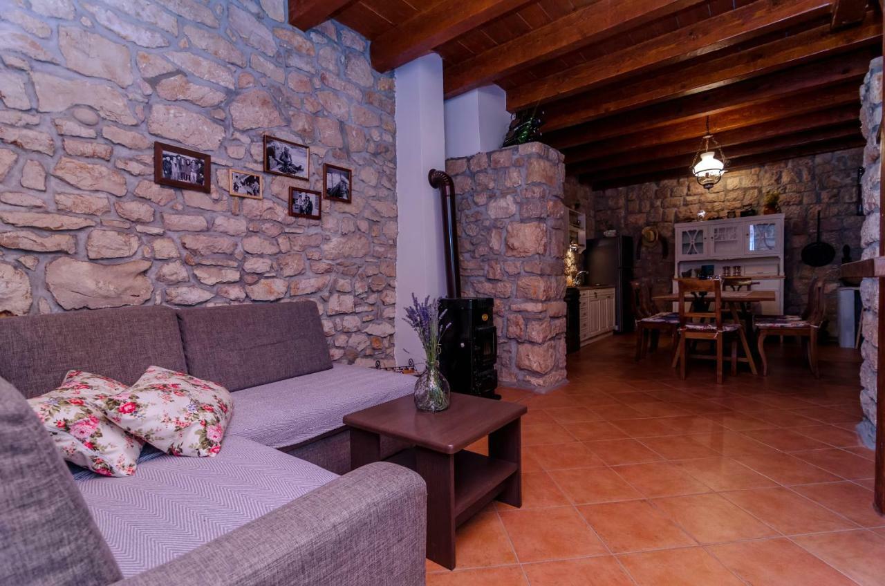 빈예라크 Stone House Knezevic 빌라 외부 사진